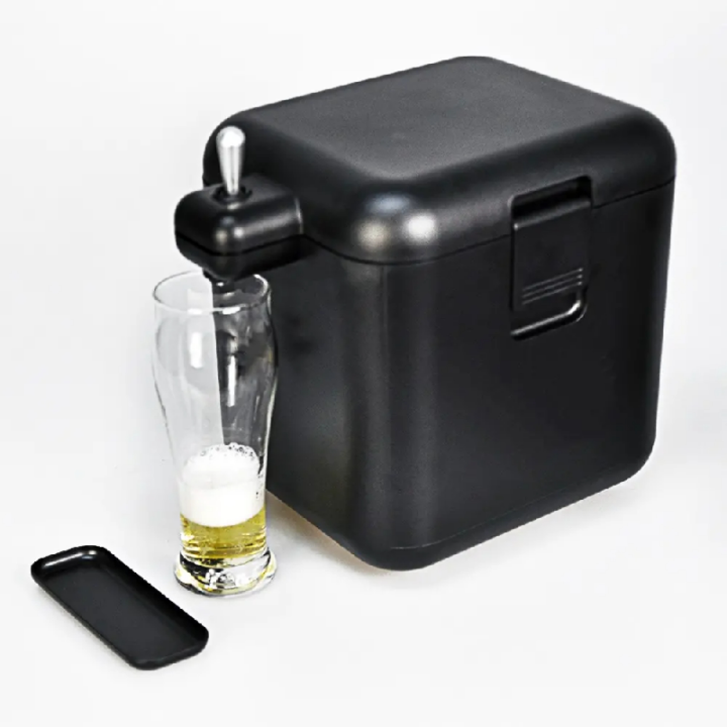 How a Kegerator Mini Can Take Home Bar to the Next Level